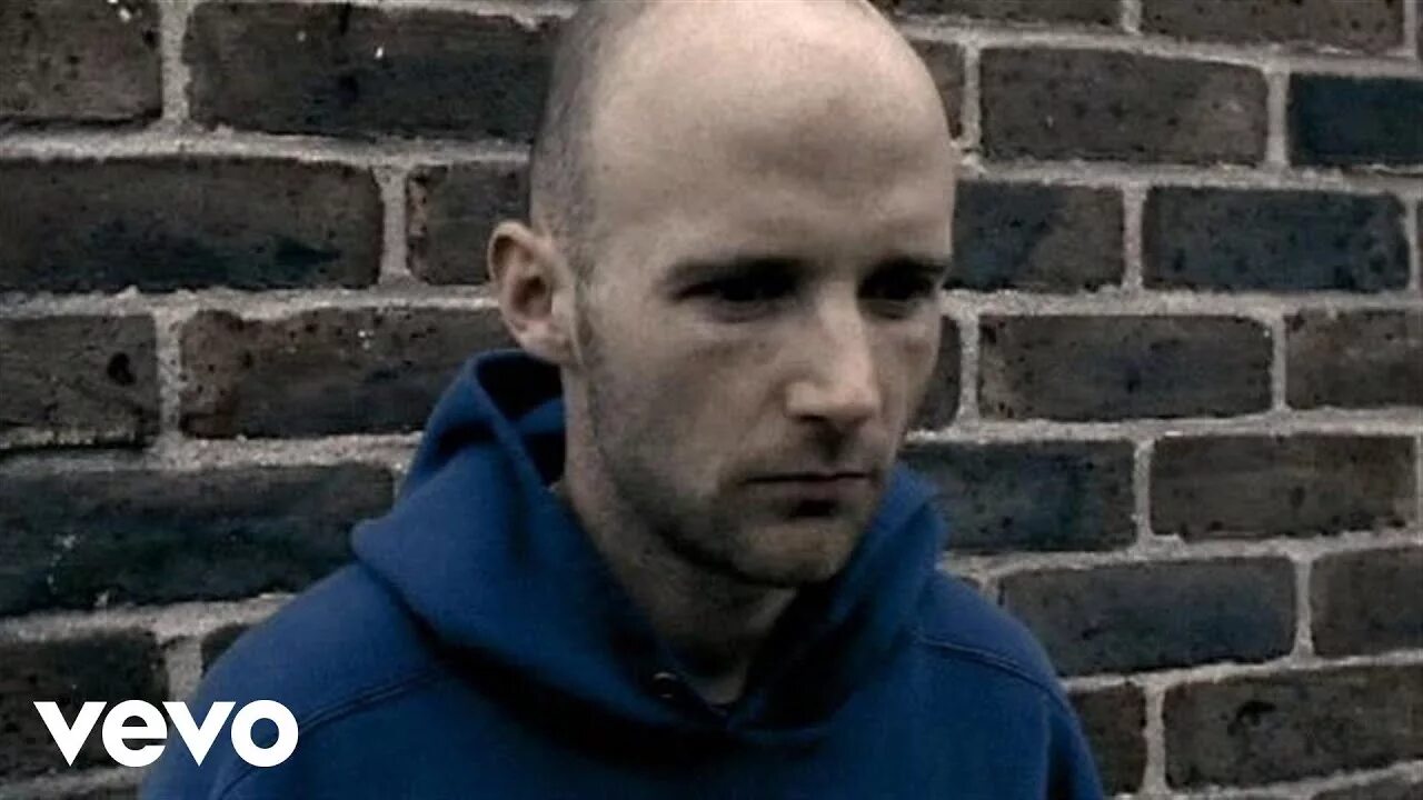 Moby trouble. Moby bodyrock. moby клип. клип моби бодирок. моби молодой.