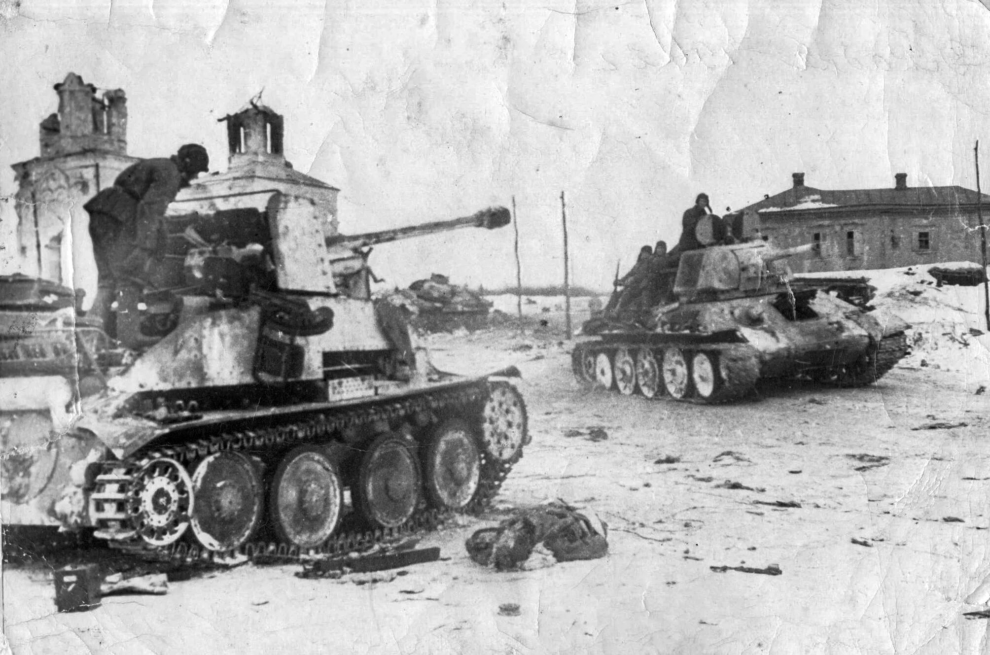 т-34 в сталинградской битве. танки великие луки 1943. танк т-34 сталинградская битва. танк кв-1 зима 1942. т-34 в сталинградской битве.