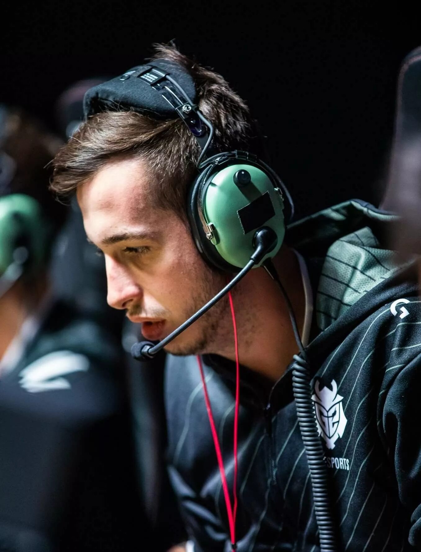 Наушники ютубера. Amoral ютубер в наушниках. Барся ютубер. Игровая гарнитура hyperx cloud stinger. Kennys steam.