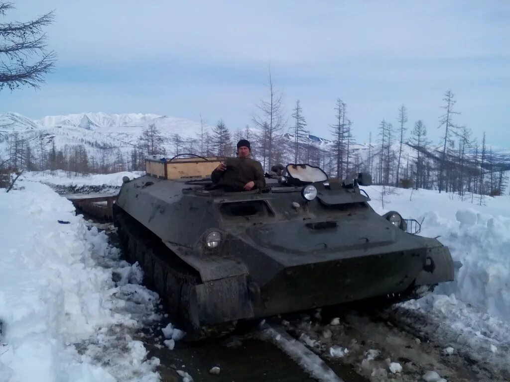 Водитель вездехода вакансии вахта. Водитель вездехода. Полицейский вездеход. Ао рнг. Мтлб геотек.