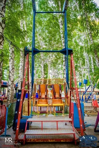 Центральный парк ставрополь карусели. Парк чудес кемерово аттракцион хип хоп. Парк бондино аттракцион хип хоп. Хип хоп мегион аттракцион. Парк победы набережные челны аттракционы.