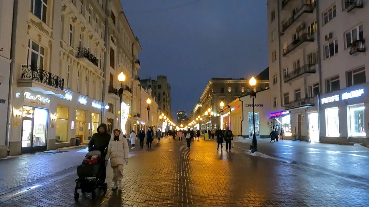 Арбатская видео. Старый Арбат Москва вечерняя прогулка. Вечерний Арбат. Москва март Арбат. Арбат вечером.