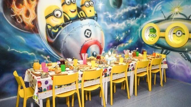 Joki joya гранд каньон. Джоки джоя пригласительный билет. Джоки джоя тц отрада. Миньон тверь развлекательный центр. Джоки джой парк гранд каньон.