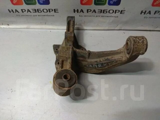 4230448010 цапфа. Кулак задний тойота камри 50. Цапфа поворотного кулака камри 55. Цапфа камри 50. Задняя цапфа тойота камри 50.