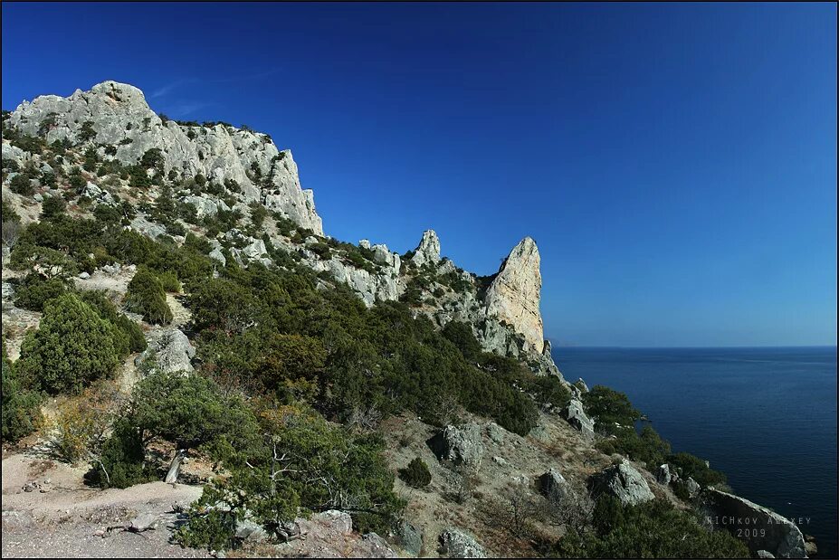 Черное море крым. Точное время в крыму. Учан-су развалины крепости. Гора ильяс-кая в крыму. Крым их.