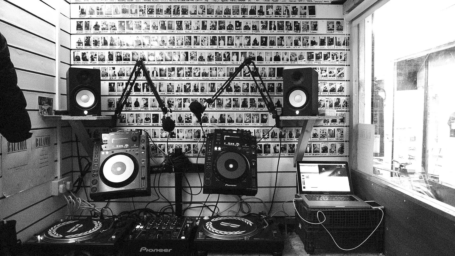 R a t radio
