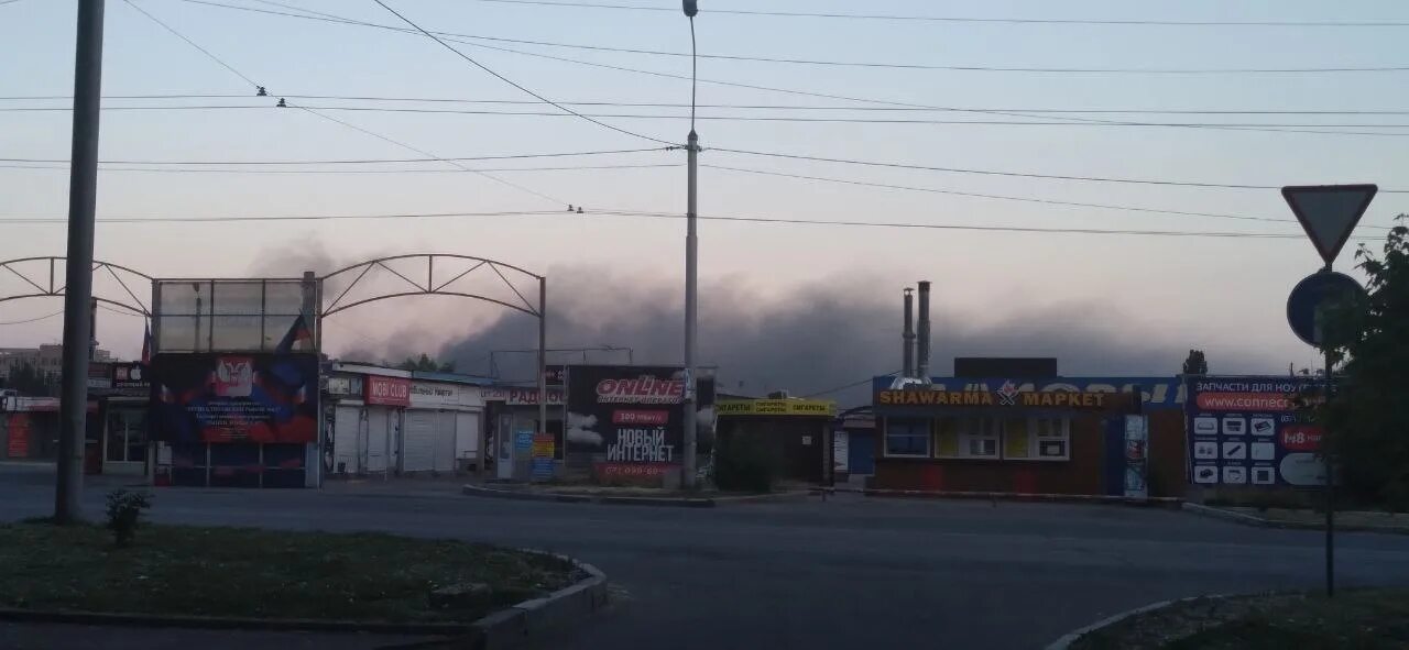 Рынок маяк донецк. Радиорынок донецк. Радиорынок донецк. Магазины на маяке в донецке. Донецк тк маяк.