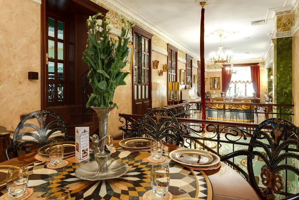 Ресторан купцов елисеевых спб. Мезонин ресторан спб. Купцов елесеев питер кафе. Мезонин ресторан петербург. Мезонин ресторан спб.