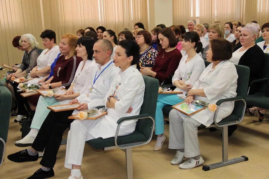 Платные врачи набережные челны. КДМЦ Набережные Челны. Камский детский медицинский центр Набережные Челны. КДМЦ детская поликлиника Набережные Челны. Врачи КДМЦ Набережные Челны.