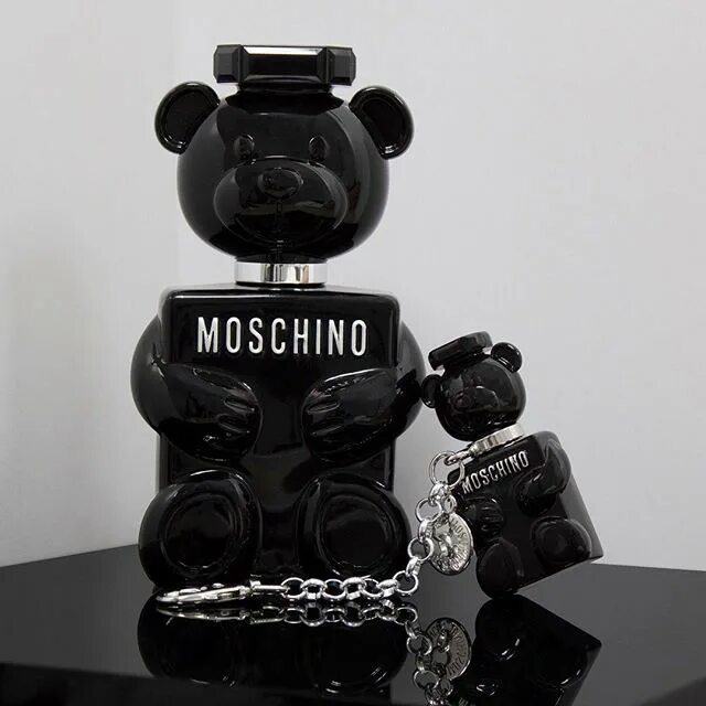 Духи москино той бой. Moschino Toy boy Eau de Parfum 100 ml. Moschino Toy boy 100ml EDP. Москино той бой 30 мл. Moschino Toy boy EDP (M) 5ml Mini.