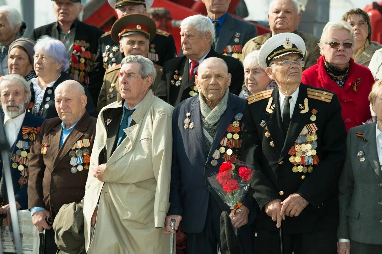 Ветераны рс. Ветераны вов. день победы ветераны. ветераны на параде.