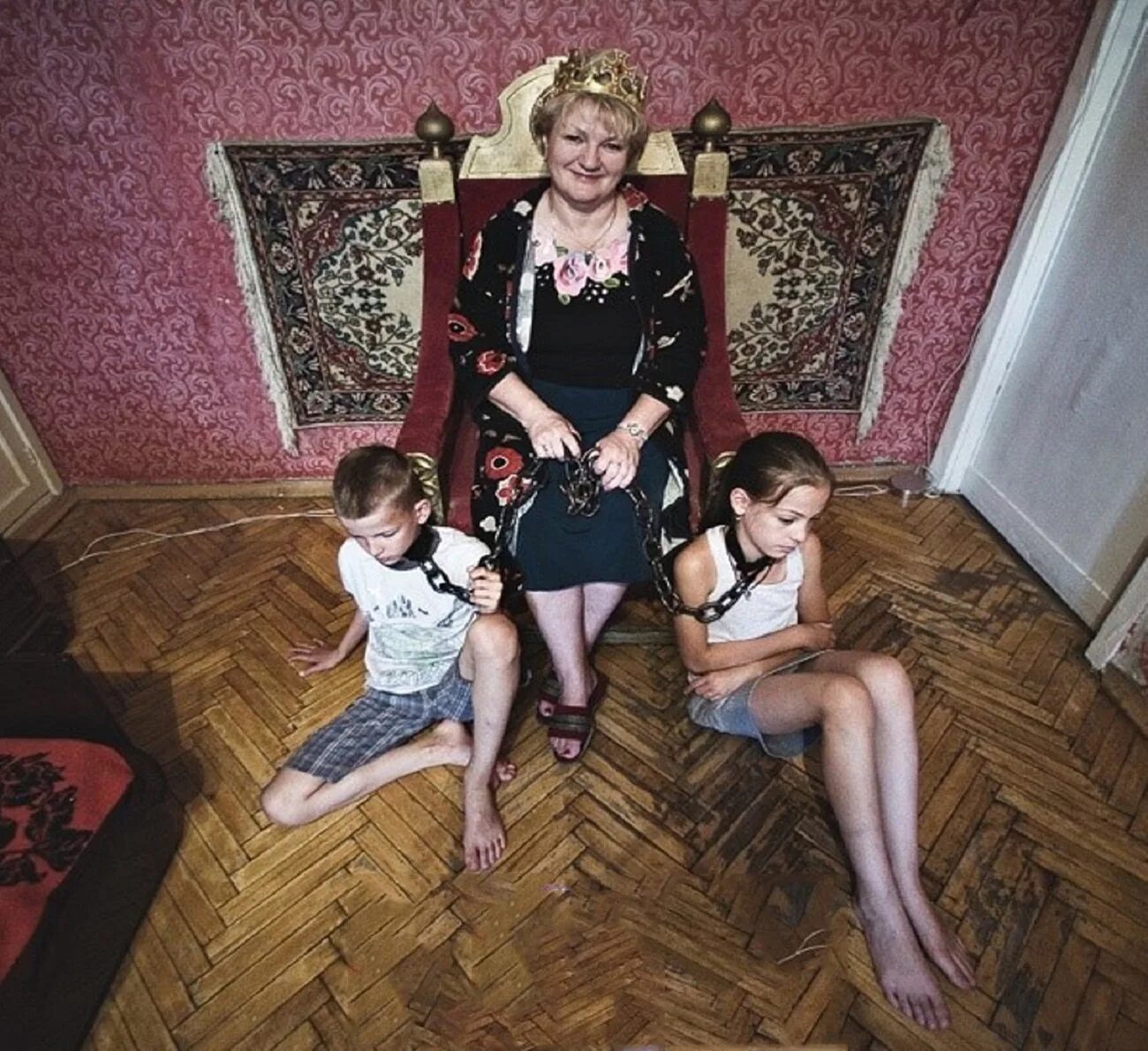 Мамаша госпожа. Фотопроект «оборотная сторона материнской любви» от Анны Радченко.