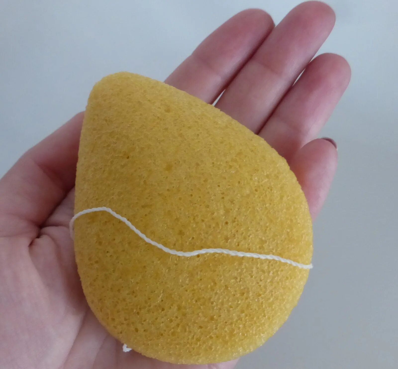 Поделки из поролоновых губок. Спанч боб из бумаги. Губка поролоновая. Поделки из губки. Игрушка из губки для мытья посуды.