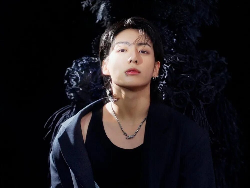 Чон чонгук кельвин кляйн фотосессия. Бтс севен. Jungkook shorts. Чон чонгук севен перевод. Чонгук seven фотосессия.
