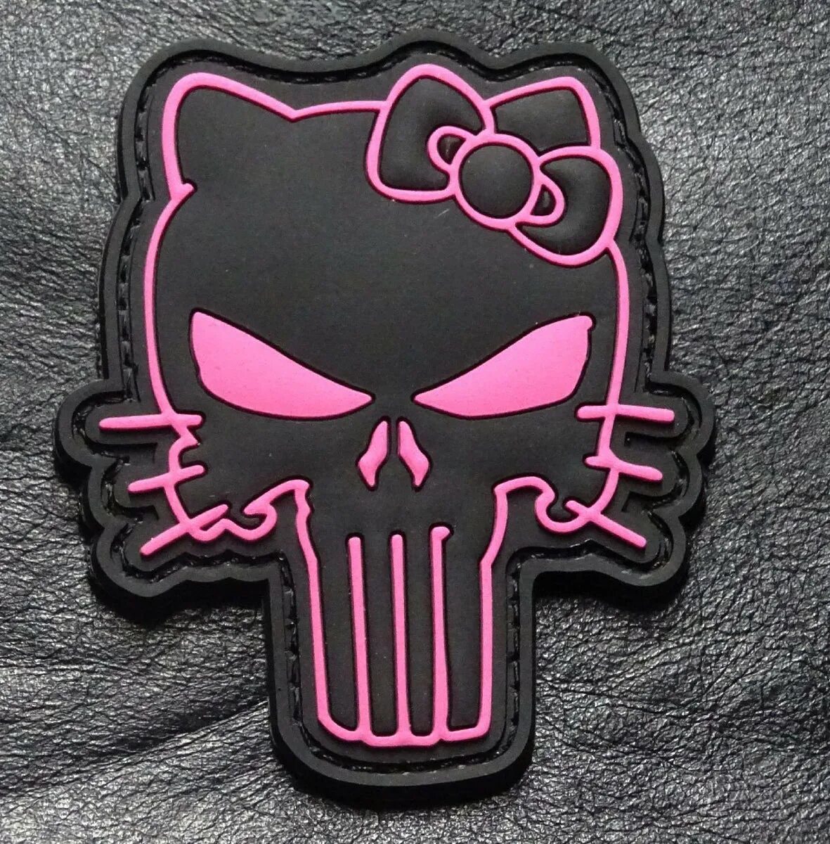Патч hello kitty. Kittie нашивка. нашивки китти. череп хелло китти. нашивка hello kitty.