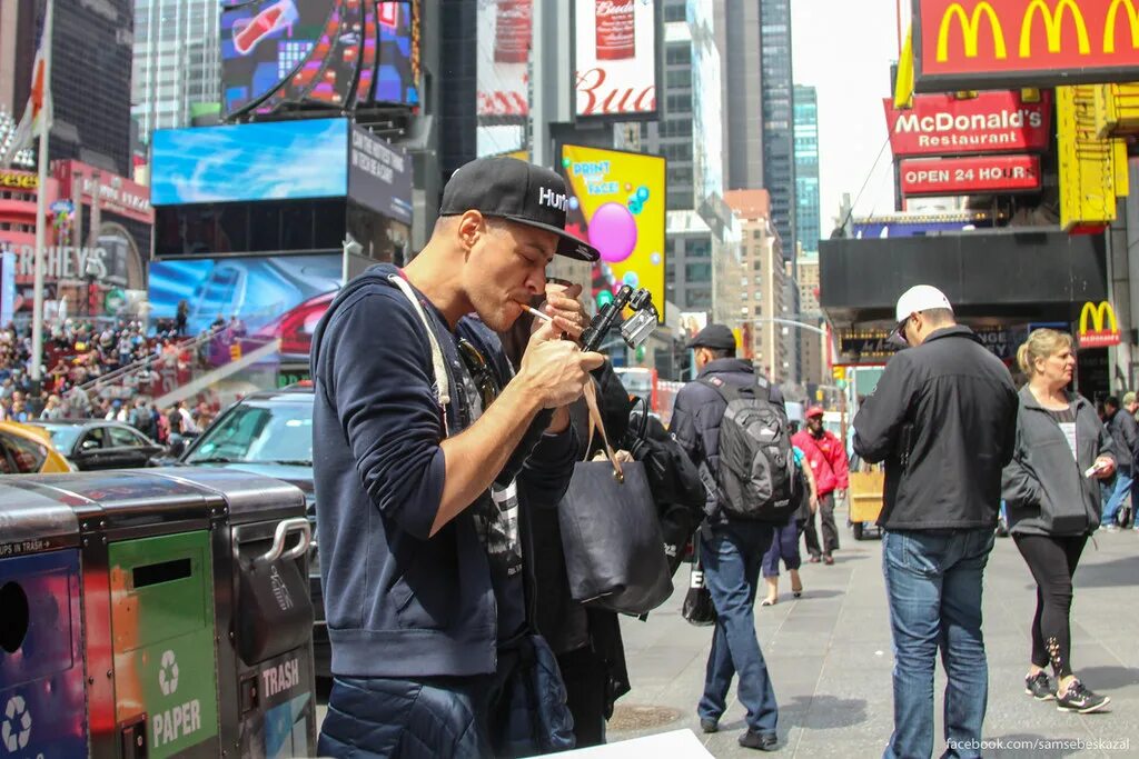 Житель какой городской. Казань люди. Оксфорд город. Люди летом в городе. Люди в городе.