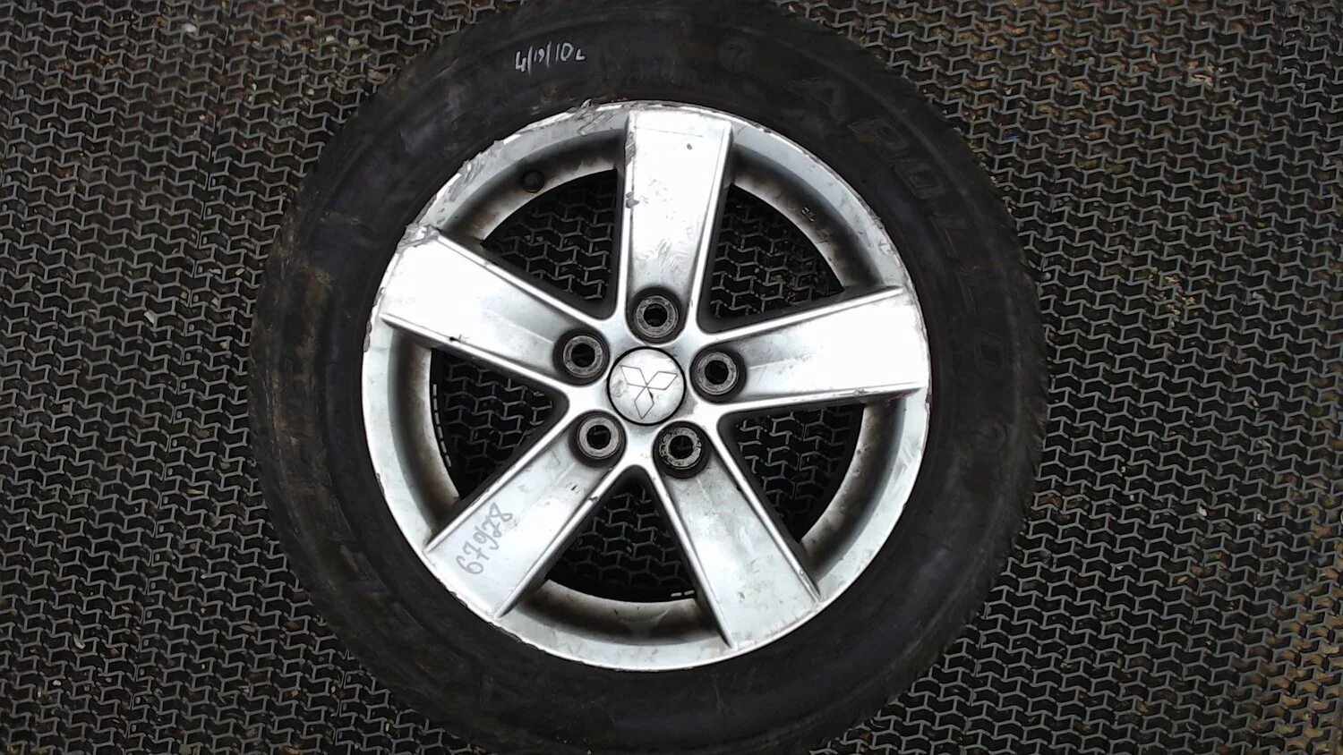 Mitsubishi 10 lancer литые диски. диски митсубиси лансер r16 оригинал. диски митсубиси лансер r16. болты на оригинальные диски митсубиси лансер 10. диски на митсубиси лансер 10.