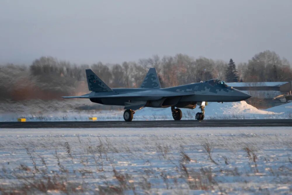 Новости истребители. Су-57 истребитель. Су-57 реактивный самолёт. Су-57 ВКС РФ. Су-57 борт 01.