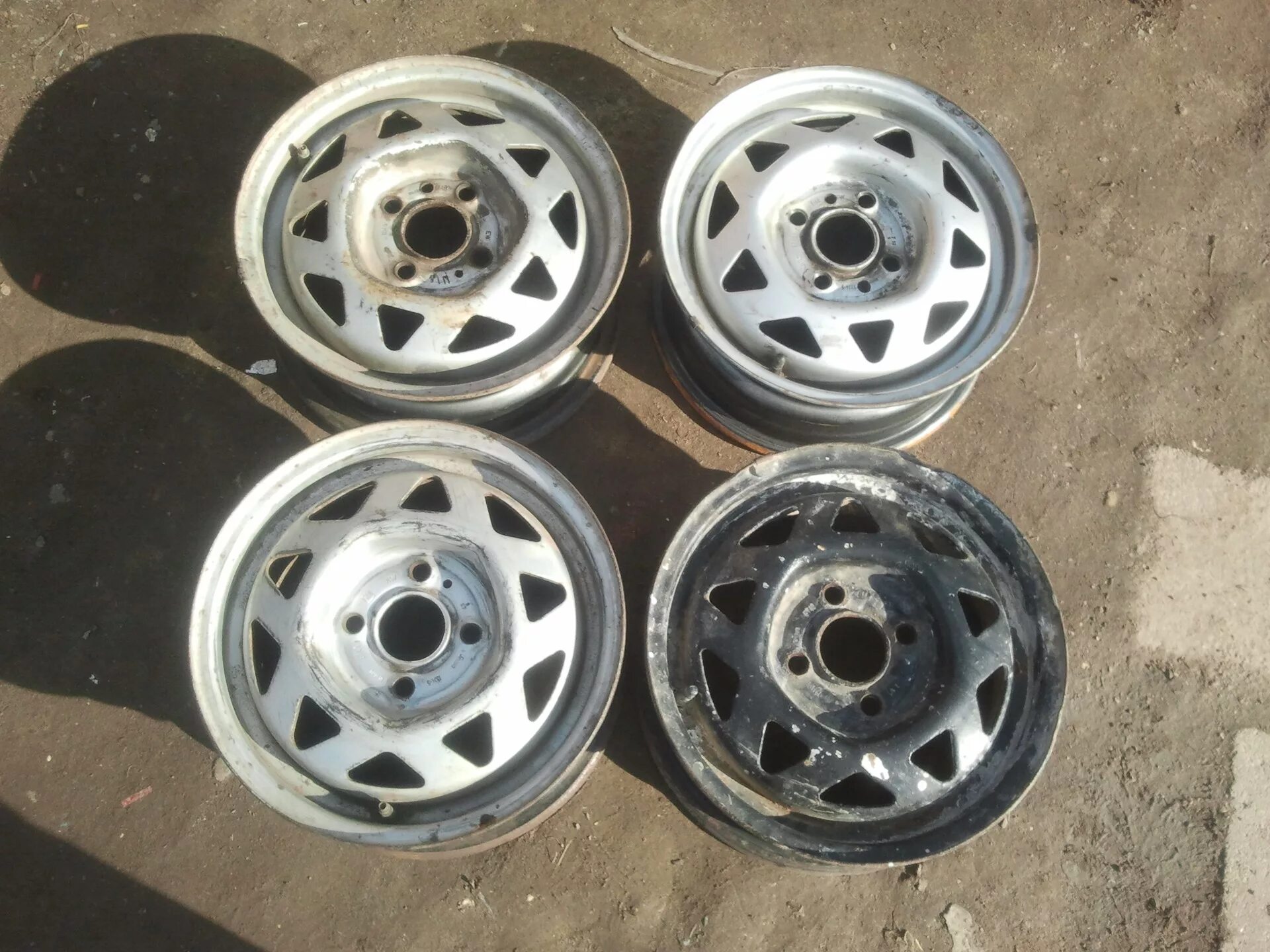 Диски bmw e30 r14. Toyota carina колеса 14. Всмпо антарес р14. Диски advan racing r14. Bbs bmw r14 4 100.