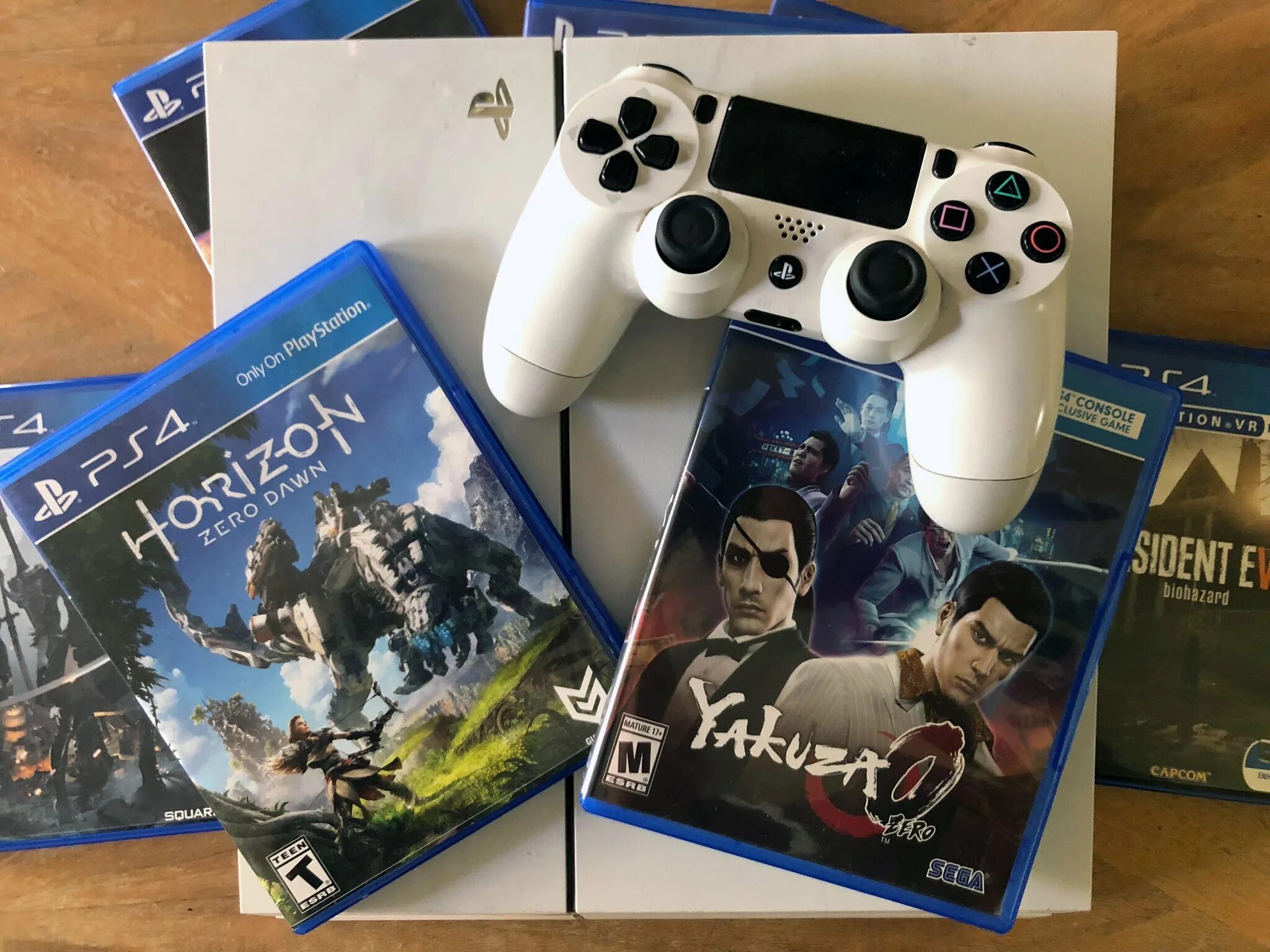 Игры ps5 7. Sony PLAYSTATION 4 игры. Игры на сони плейстейшен 5. Sony PLAYSTATION 5. Sony PLAYSTATION 5 игры.