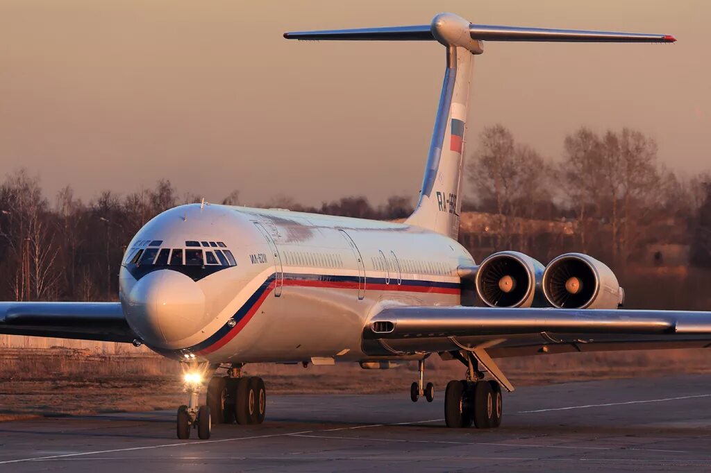 сайте гражданская авиация. белорусская авиакомпания белавиа. ту-154 пассажирский самолёт. туполев ту 154 кабина пилота. сайте гражданская авиация.