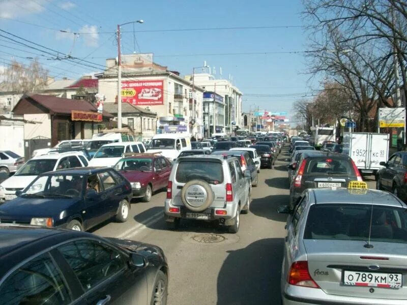 По дороге в краснодар. Пробка краснодар локационная. Пробки города краснодар. Краснодар город пробок. Пробки краснодарский край.