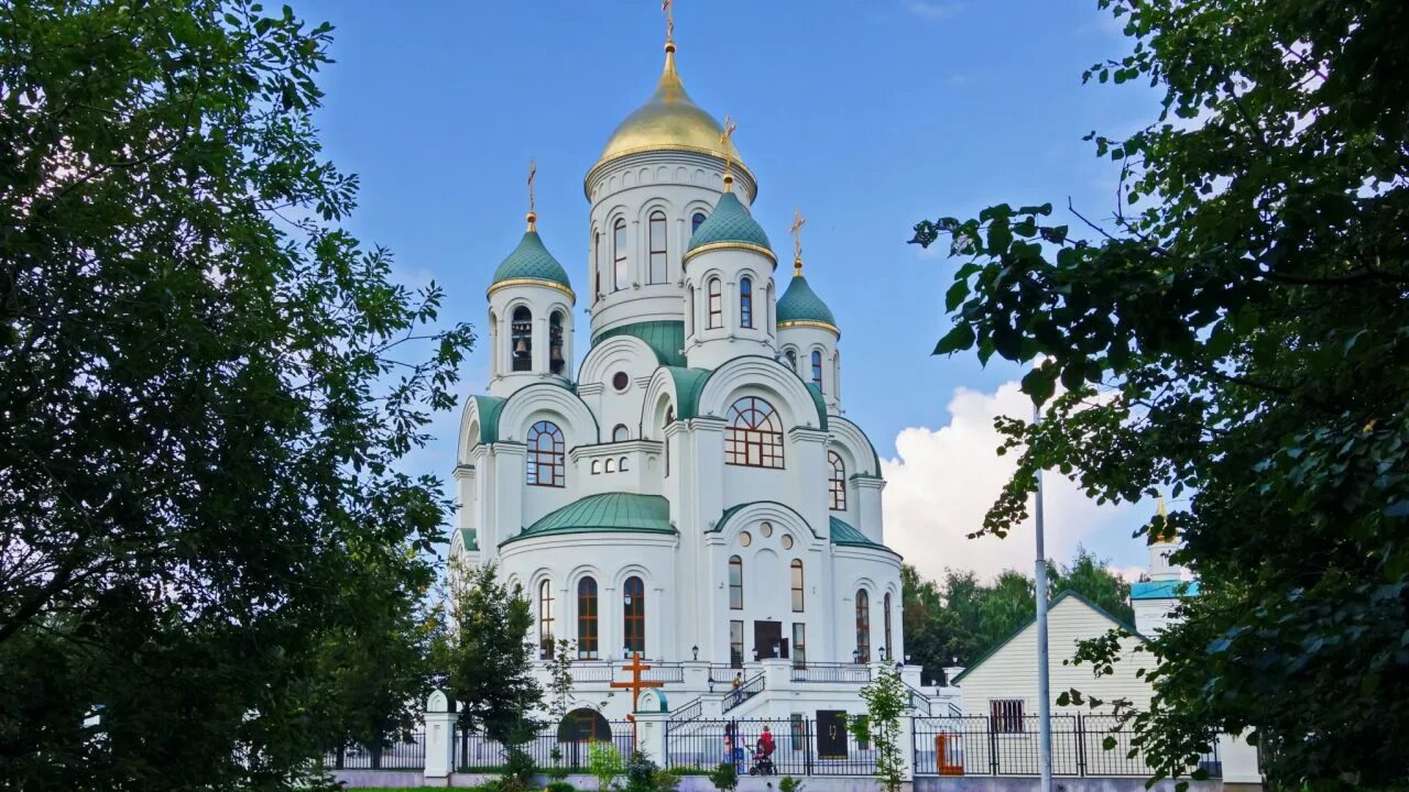 Храм преподобного сергия солнцево. Храм сергия радонежского в солнцево. Храм прп сергия в солнцево. Михайлов храм солнцево. Хрвм преподобного сергия радонежского в солнце.