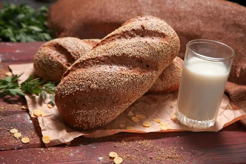 Цельнозерновой чурек. Дарницкий хлеб бездрожжевой. Хлеб из цельносмолотой муки. Непромес хлеба. Хлеб из цельнозерновой муки на ржаной закваске.