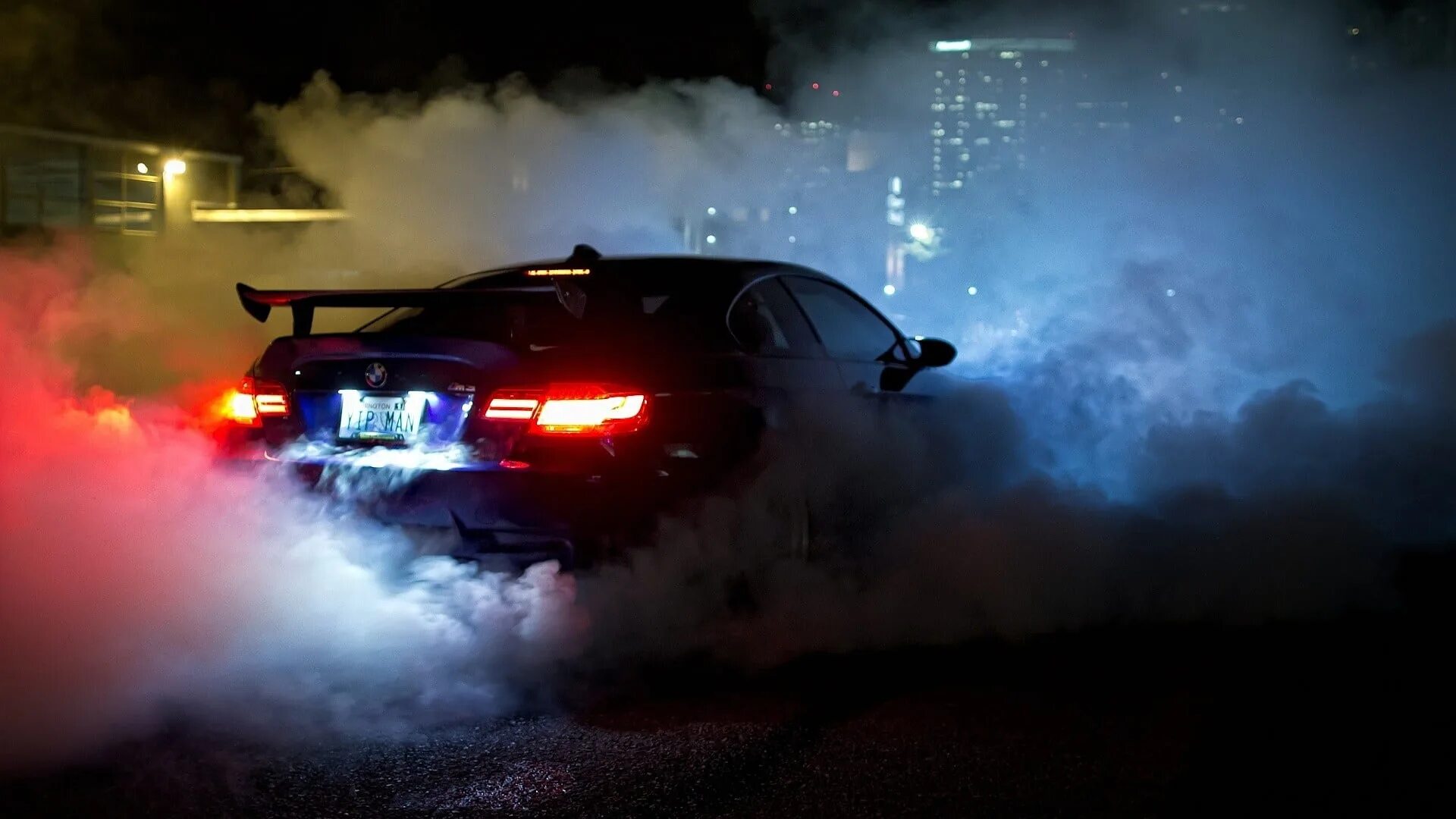 Уличные гонки м5. BMW m3 e92 Burnout. BMW m4 Night. BMW e60 Night дрифт. BMW m3 e92 Drift.