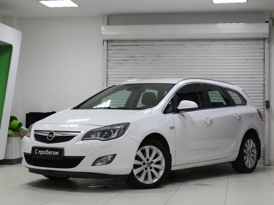 Опель универсал 2011. Opel Astra j 2011 белая.