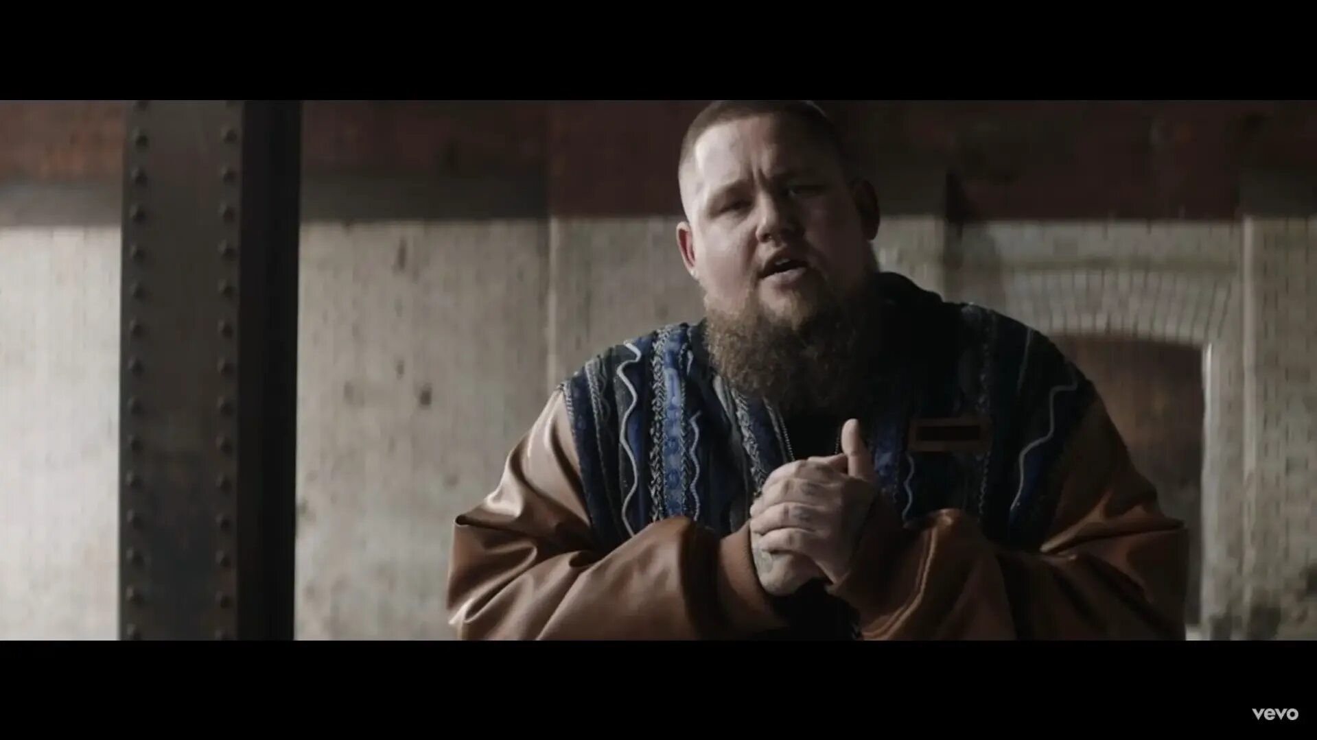 Rag Bone man Human. Rag'n'Bone man клип. Rag n Bone man Human клип. Куртка из клипа Ragn Bone man. Human mp3