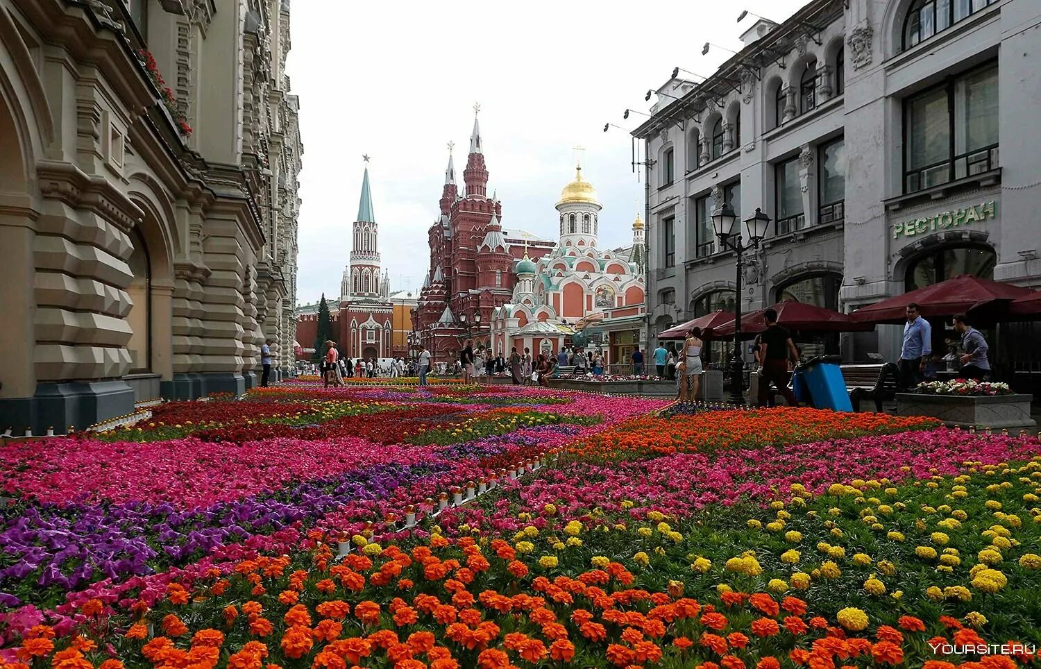 Красивые места в москве весной. Москва ГУМ лето. Москва весной.