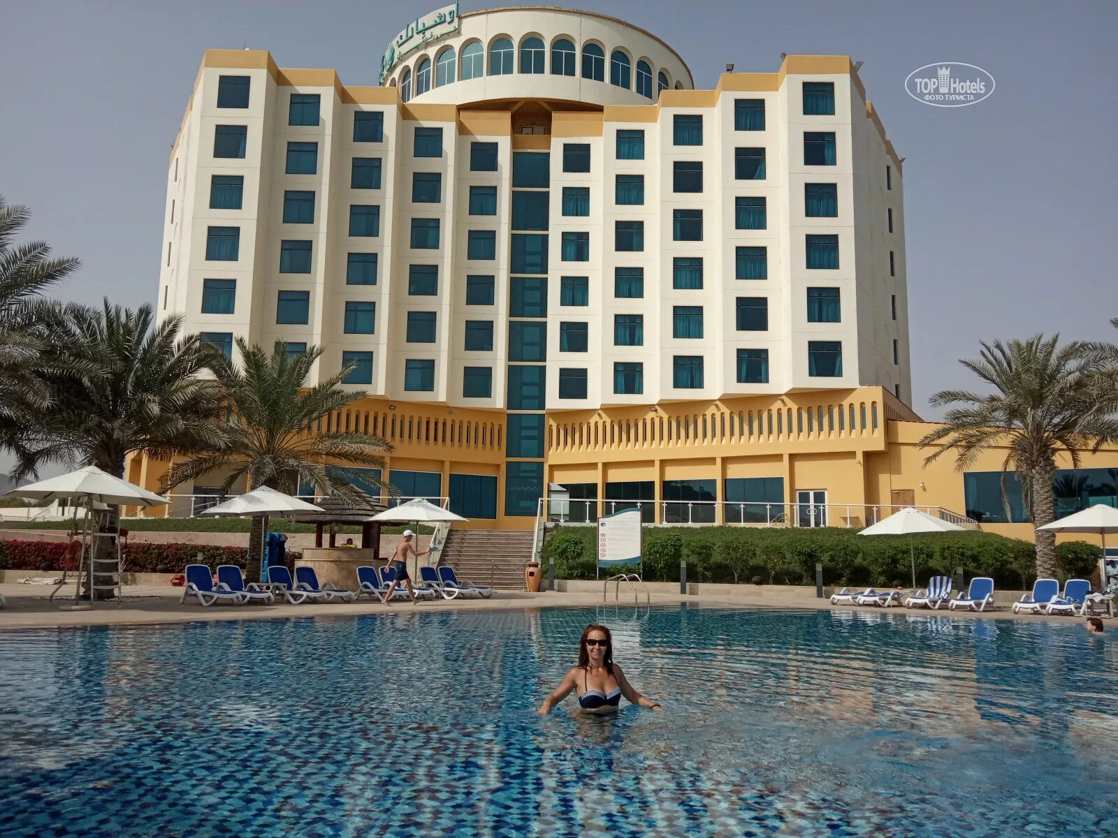 Oceanic khorfakkan resort оаэ фуджейра. Океаник корфаккан резорт. отель oceanic khorfakkan resort spa 4. oceanic khorfakkan фуджейра. океаник корфаккан 4 звезды оаэ.