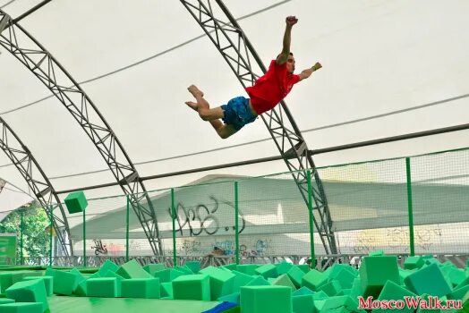 Парк Сокольники батутный центр. Батутный центр в Сокольниках just Jump. Парк Сокольники джамп Арена. Парк Сокольники батуты.