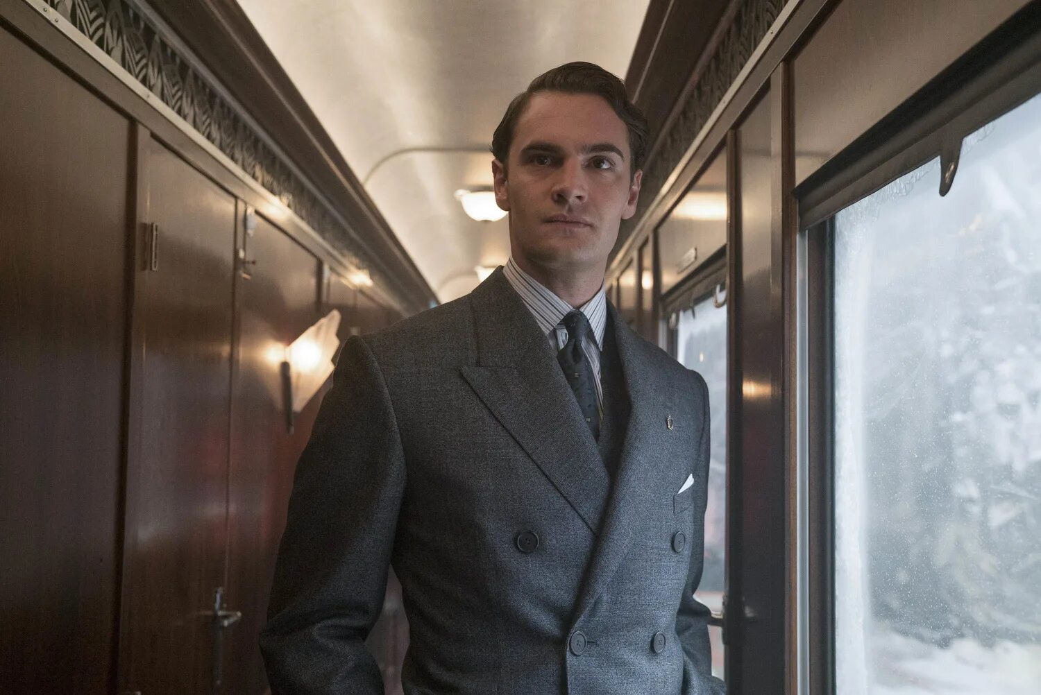 Them express. Ty express iletişim. Том хэнкс полярный экспресс. Полярный экспресс 2004. Them express.