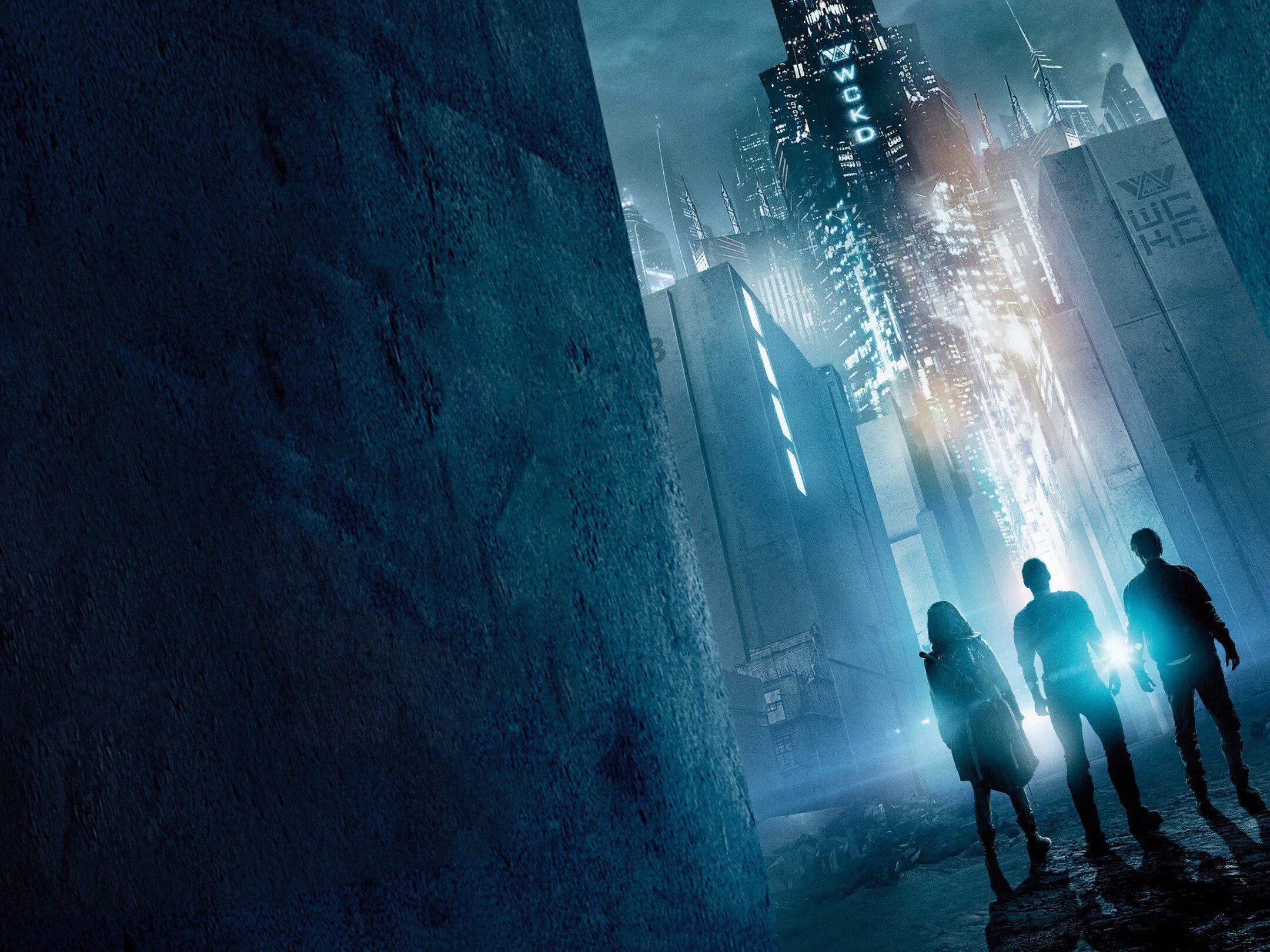 Бегущий в лабиринте 3 город. The Maze Runner: the Death Cure 2018 Постер. Бегущий в лабиринте лекарство от смерти 2018. Бегущий в лабиринте лекарство от смерти город порока. Бегущий в лабиринте описание