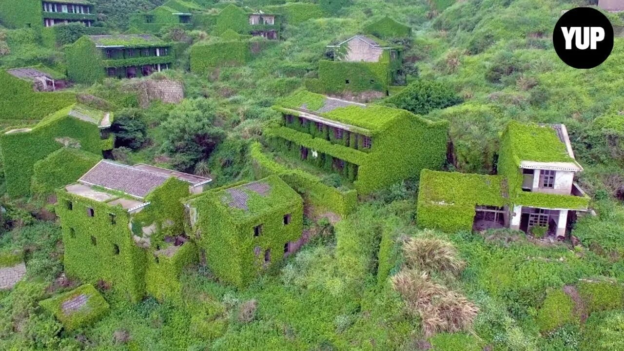 Abandoned village reclamation. Деревня призрак Алидзор. Деревня Хутуван Китай. Заброшенная Рыбацкая деревня Хутуван. Санкэбэцу деревня призрак.