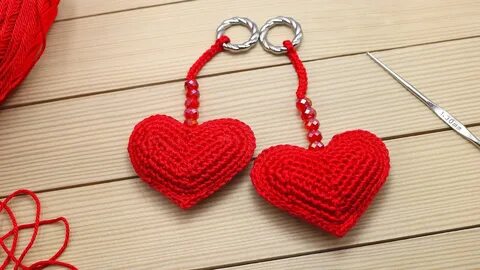 Брелок сердечко из пряжи
