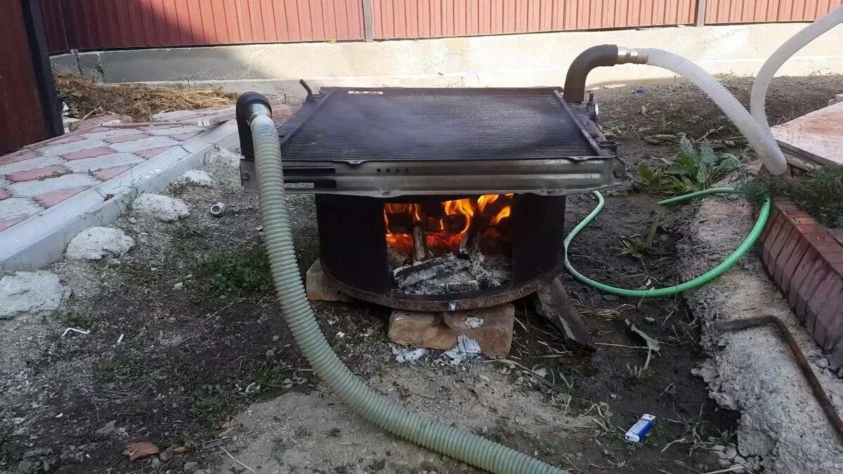 Дровяная печь с теплообменником для бассейна. Печь для подогрева воды в бассейне на дровах. Подогреватель для бассейна на дровах. Подогрев воды в бассейне дровами. Подогрев воды своими руками