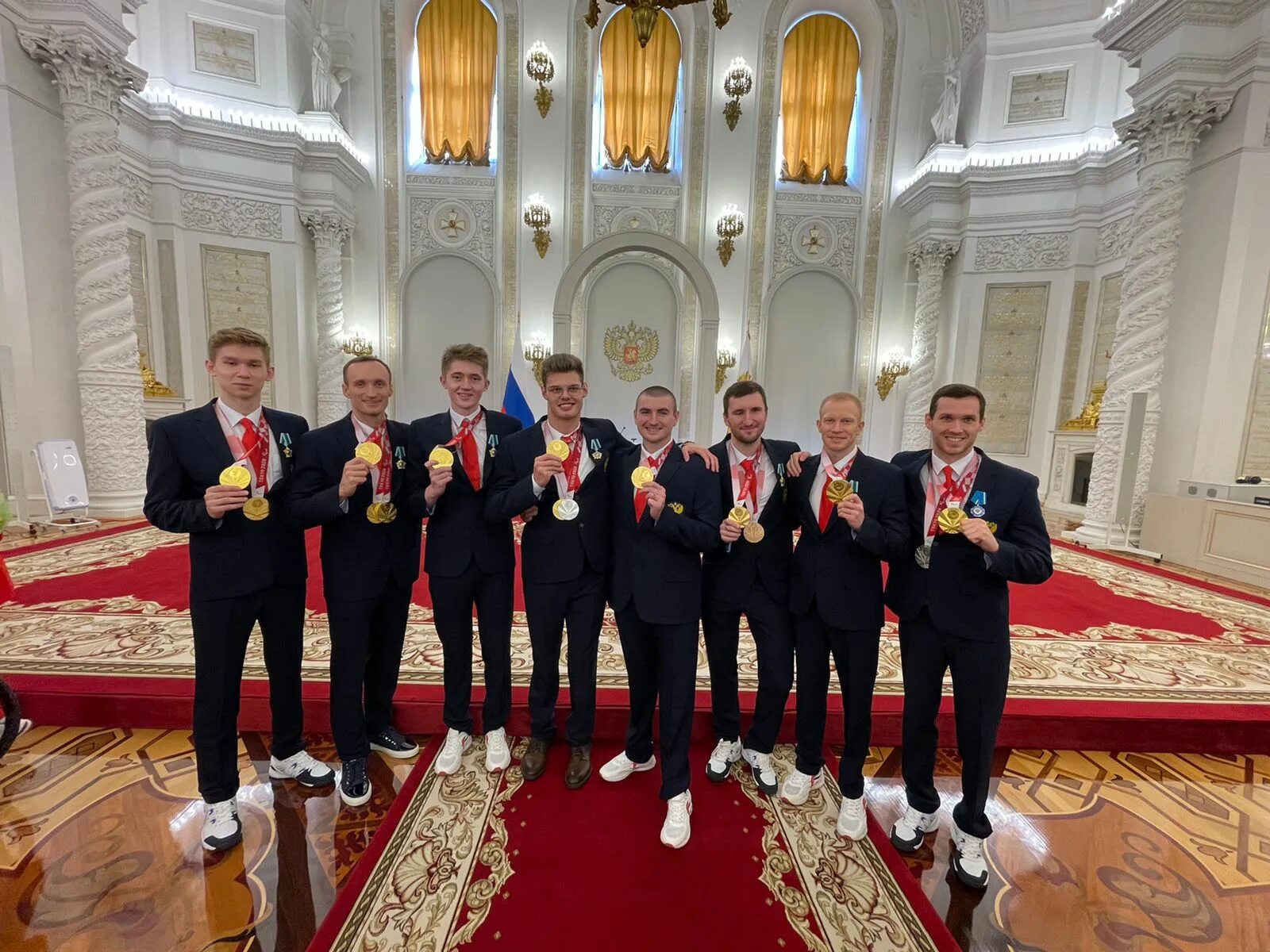 награждение большунова в кремле 2022. награждение государственными наградами в кремле. награждение в екатерининском зале кремля. награждение государственными наградами в кремле. награждение государственными наградами в кремле.