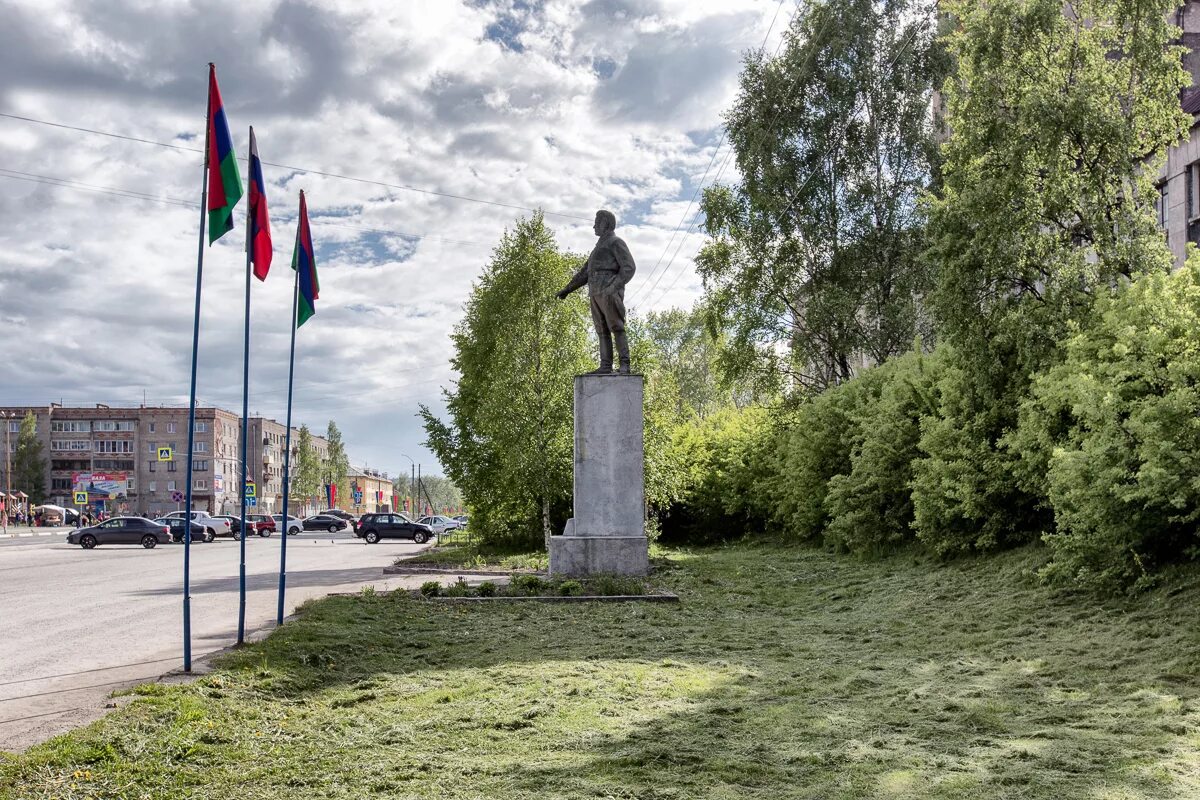медвежьегорск ленина. с. карху отель медвежьегорск. памятник кирову в медвежьегорске. медвежьегорск памятники.