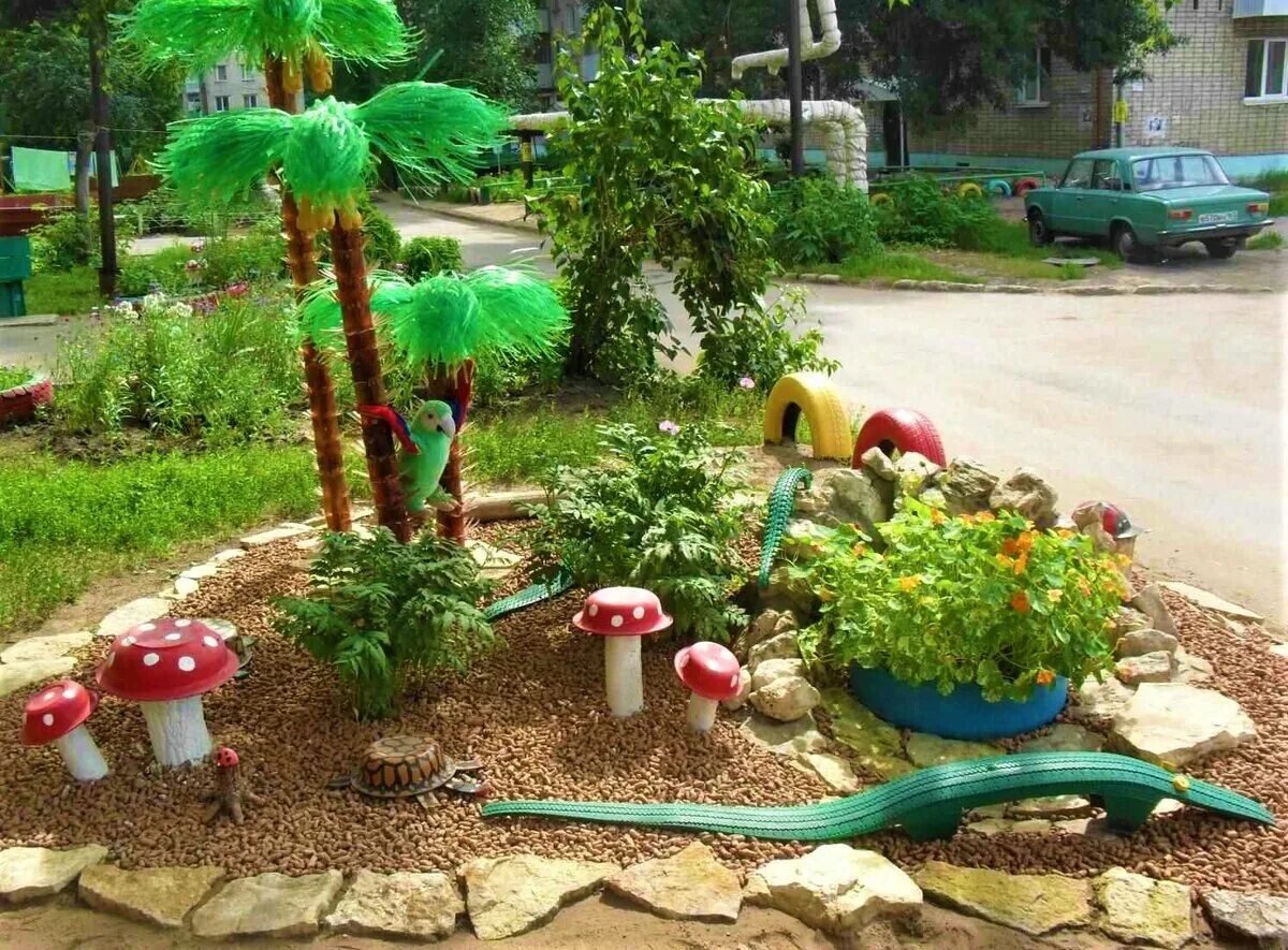 Что можно сделать во дворе. Украшение двора. Украсить палисадник. Украсить территорию сада. Украшение клумбы в детском саду.
