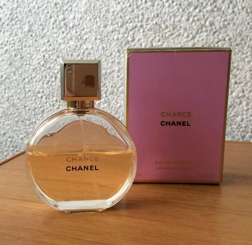 Шанель яблоко купить. Chanel chance классика. Парфюм Chanel chance (Шанель шанс). Chanel chance желтые. Шанель шанс парфюмированная вода 100.
