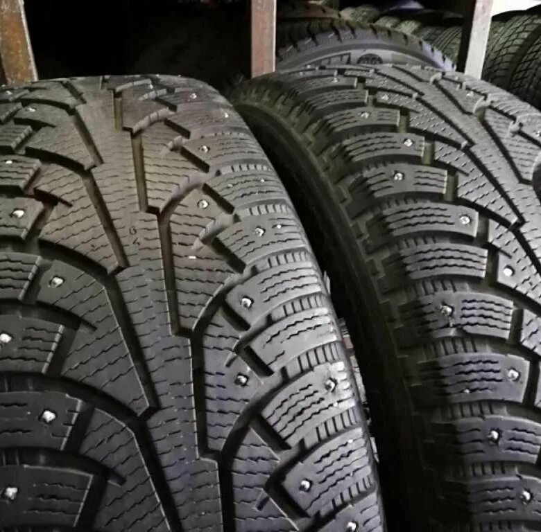 Хакапелита 5 сколько шипов. Резина r17 зима 215 65. Цешка 205 кузов зима 225 60 r17. Хакапелита r17 зима. 225/50 r17 nokian tyres hakkapeliitta r5.