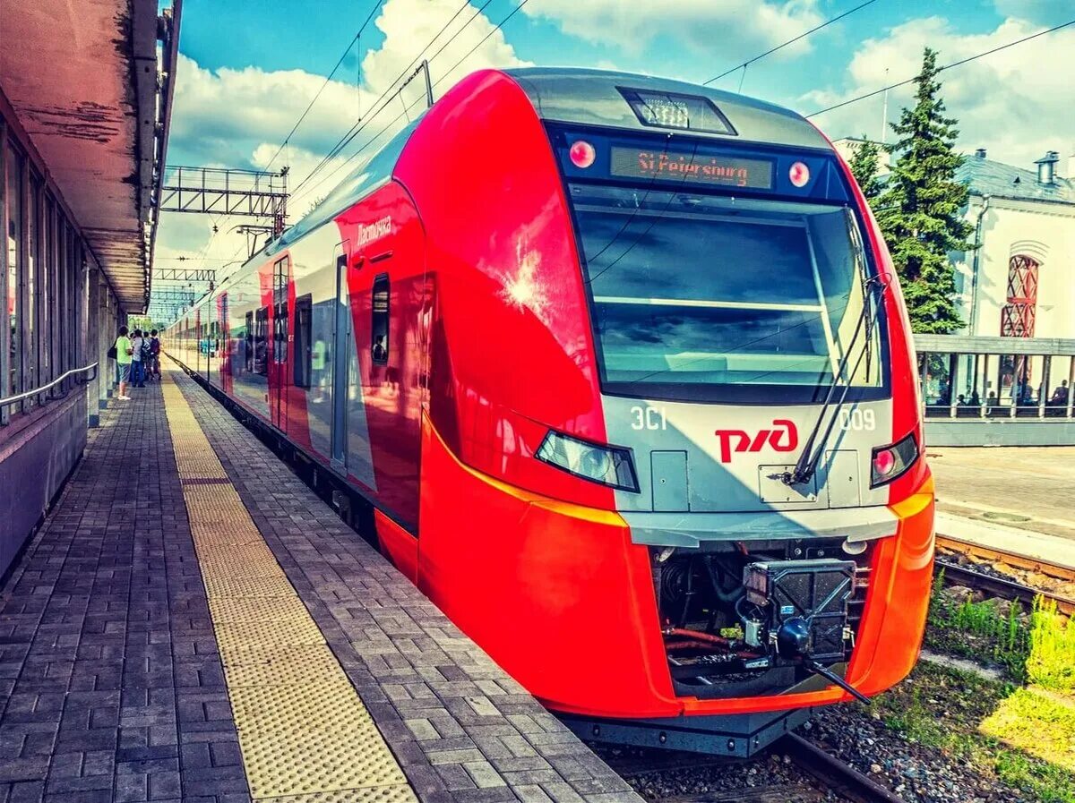 Поезд ласточка москва санкт-петербург. Скорость ласточки санкт петербург. Поезда ласточка стриж сапсан иволга. 727м ласточка. Скорость ласточки санкт петербург.