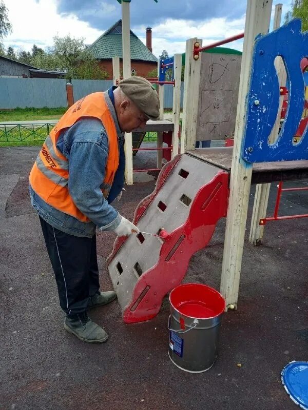 инженерно-геодезические изыскания для строительства. площадка подрядчиков. геодезия в строительстве. биробиджан набережная детская площадка. детская площадка фото.