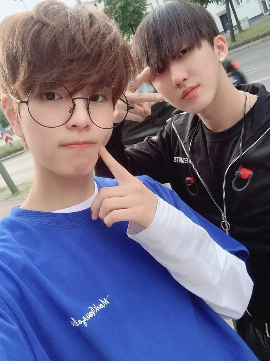 Бтс чигуки 18. Bts art вигуки. Ким сынмин и хван хёнджин. Хенджин stray kids. Bts vkook art.