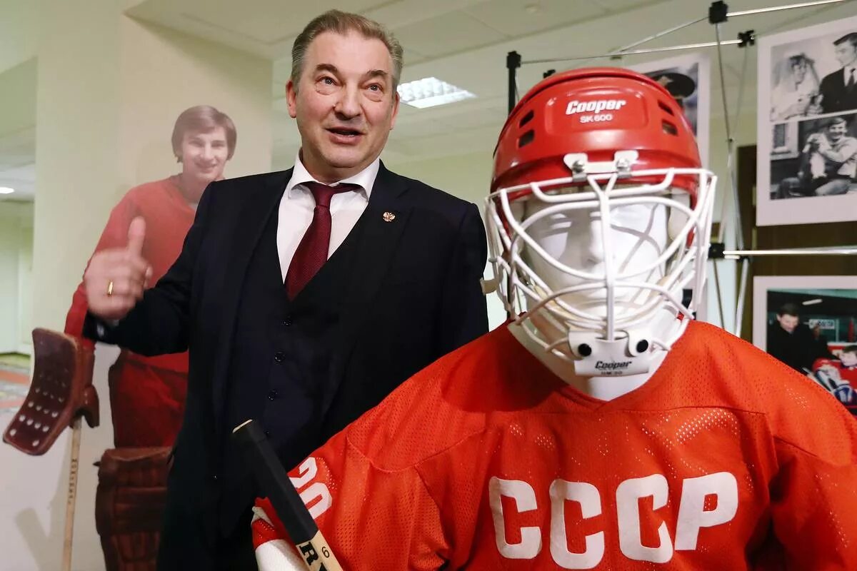 Владислав третьяк хоккеист. Третьяк владислав 1972. Третьяк владислав 70. Третьяк хоккеист в молодости. Вячеслав третьяк.