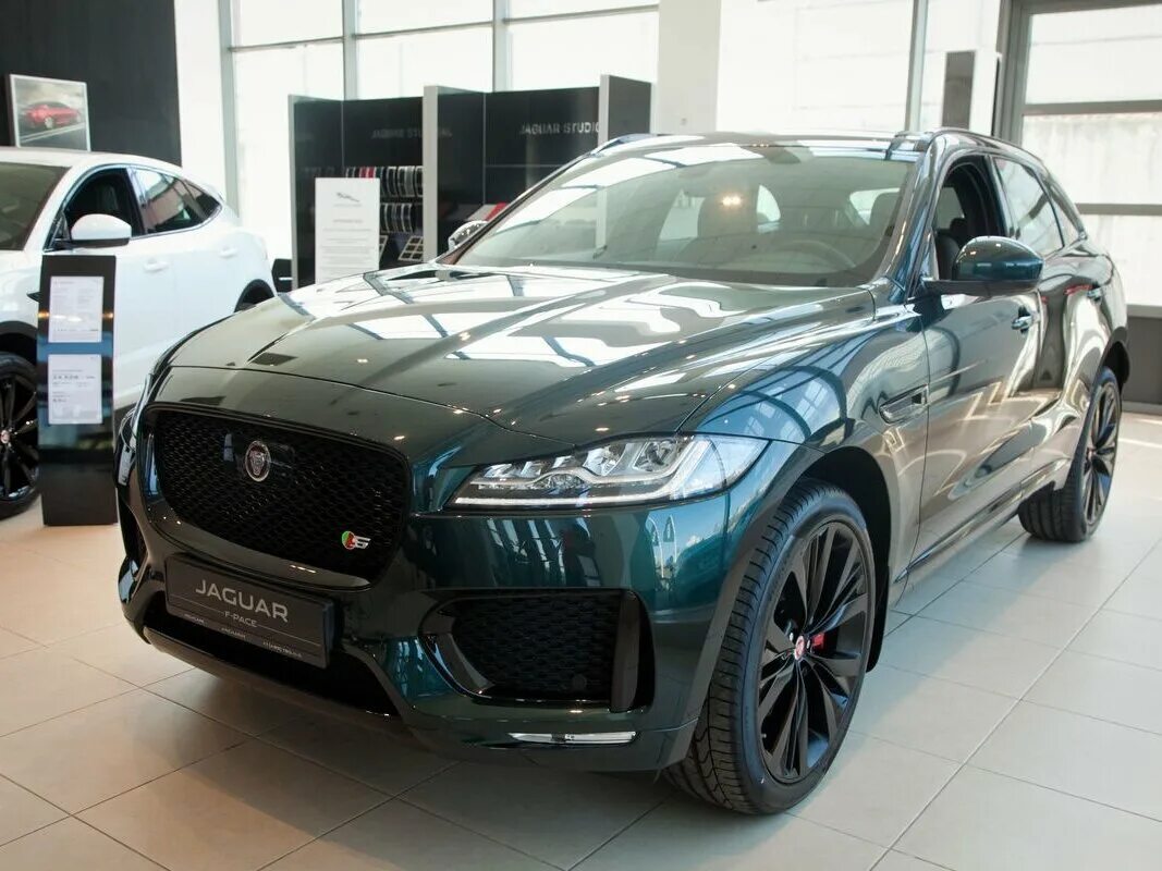 Jaguar f-pace 2018. Jaguar f-pace 2018. Jaguar f-pace зеленый. Ягуар f-pace 2018 года. Jaguar f-pace svr.