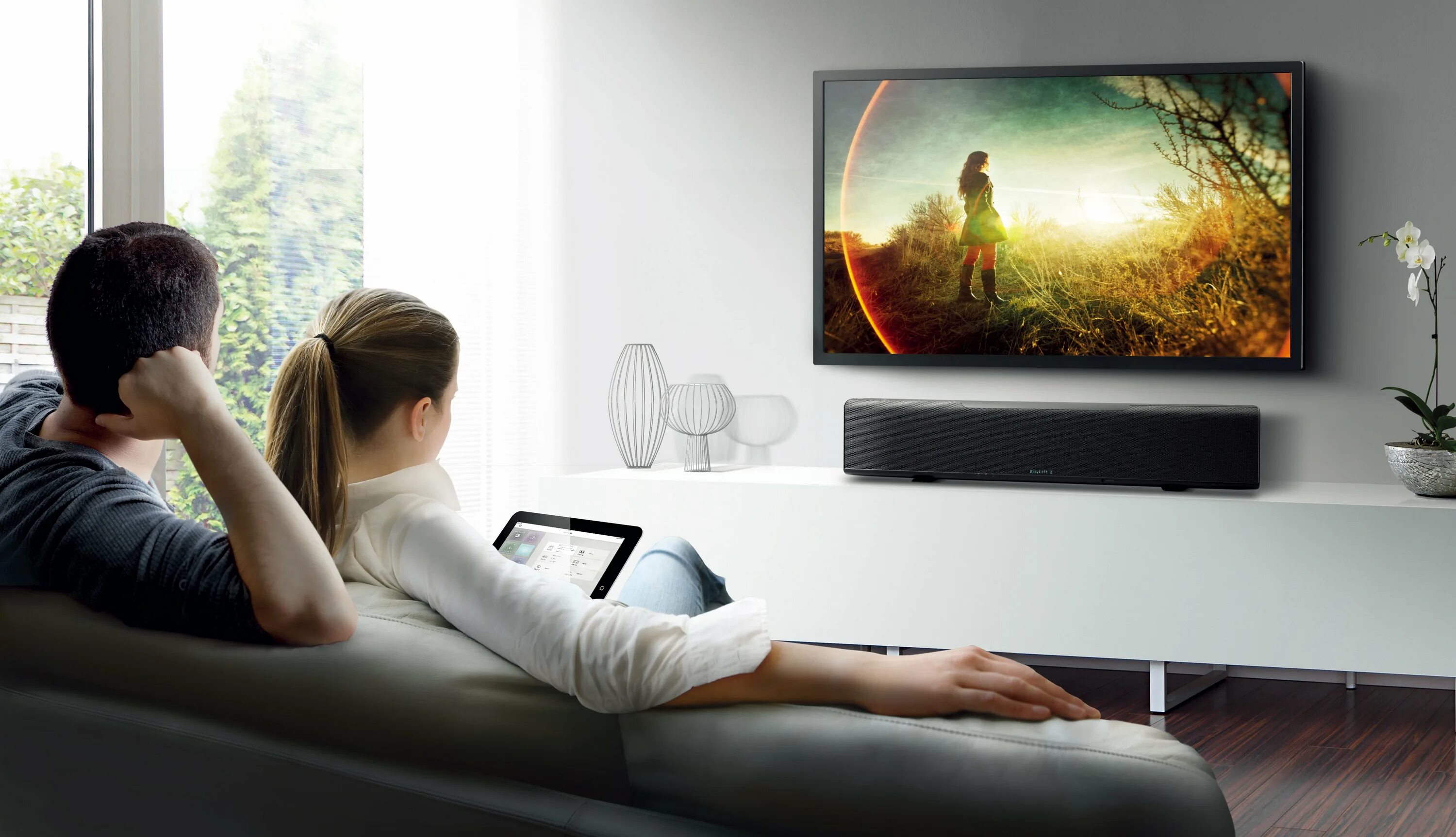 Самый бесплатный телевизор. Смарт телевизор. Tv at home. Современное телевидение. Телевизор в гостинице.